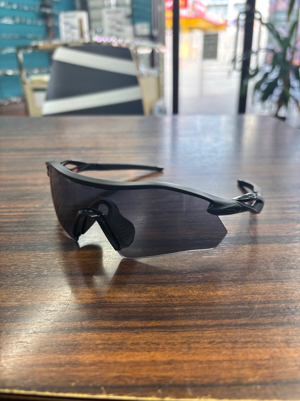 オークリーOAKLEY、OO9495D