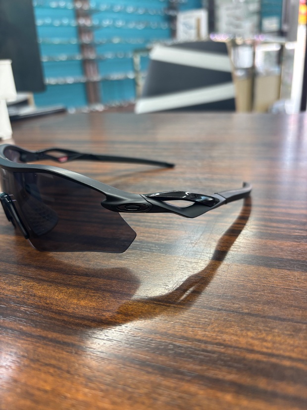 オークリーOAKLEY、OO9495D