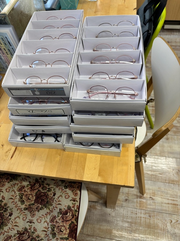 メゾピアノ　メガネ